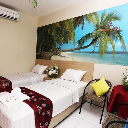 C.Stone Hotel Сурабая Екстериор снимка
